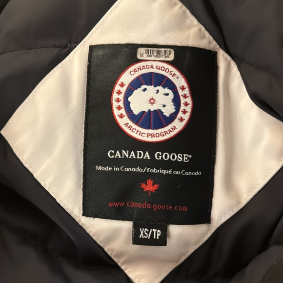 White Canada Goose Parka sz XS NEEDS CLEANING- see pics Coyote Fur detach hood - Picture 12 of 12